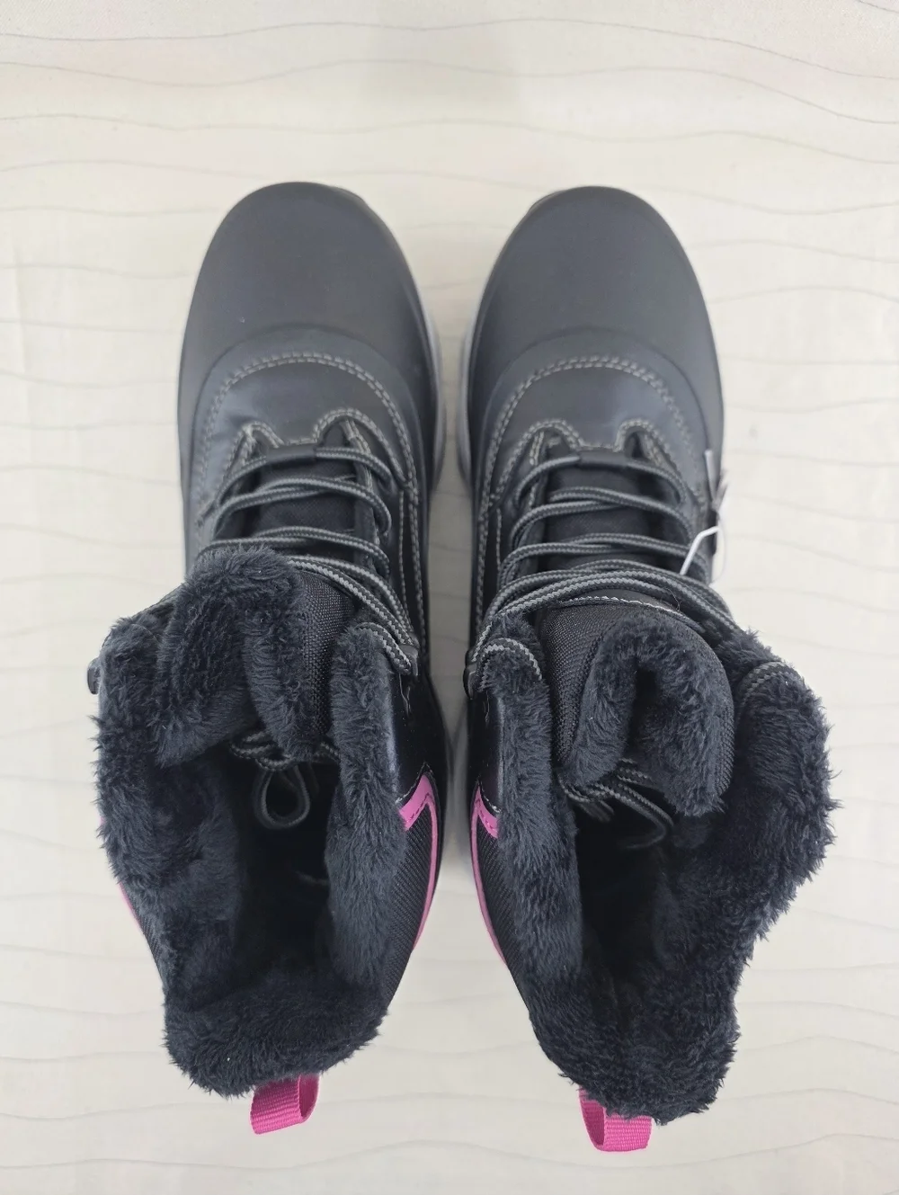 Khombu Womens Riley Black Shell Lace-up Winter Snow Hiking Boots Size 10 NEW